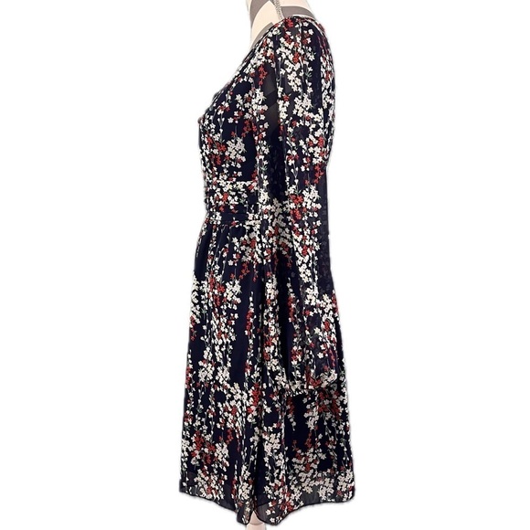 NWT - Cupshe Cicely Ditsy Floral V-Neck Mini Dress - Size M - Picture 5 of 14